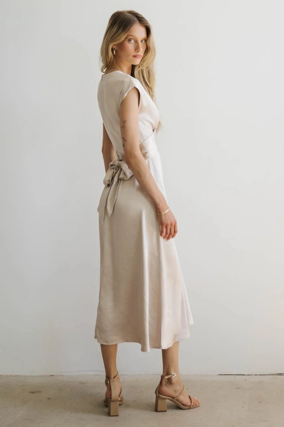 CLARINE | Vestido midi elegante