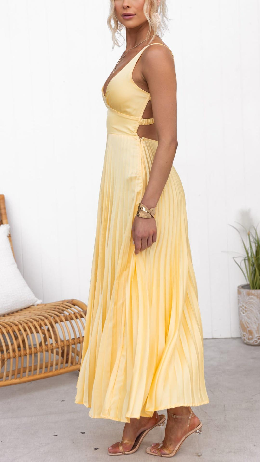 ALBA | Vestido plisado con escote en V